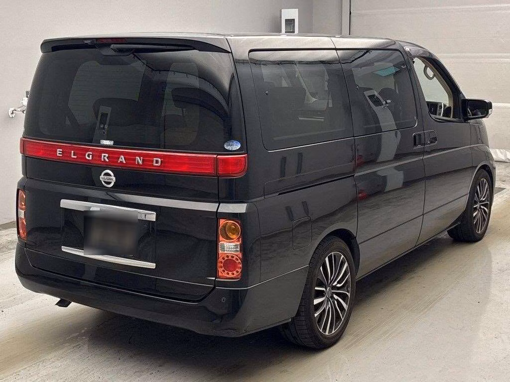 NISSAN ELGRAND