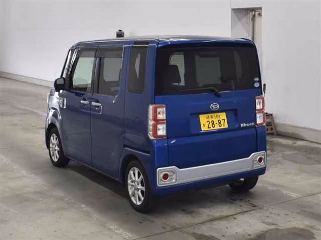 DAIHATSU WAKE