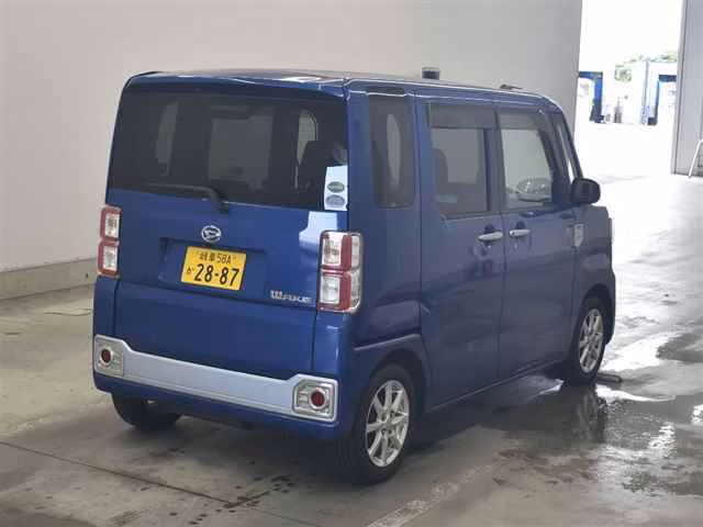 DAIHATSU WAKE