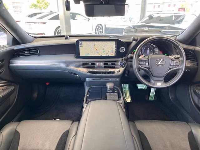 Lexus LS500h