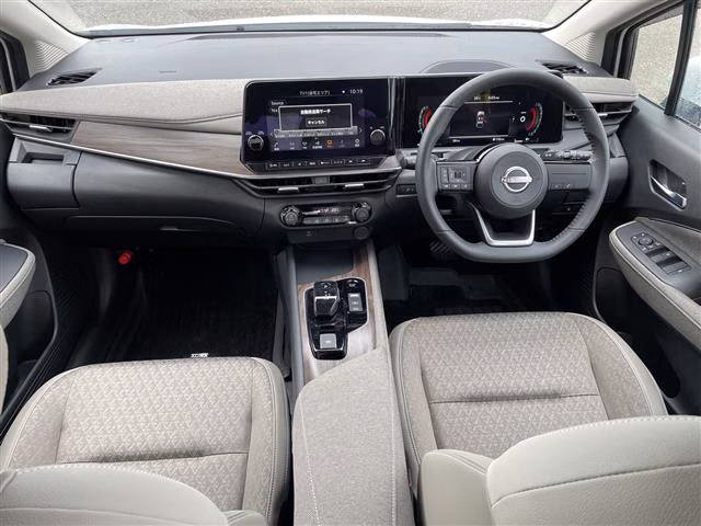 Nissan Aura