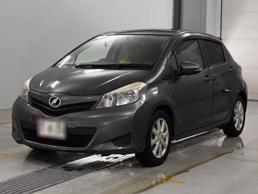 TOYOTA VITZ