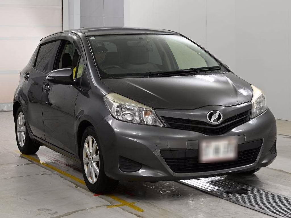 TOYOTA VITZ