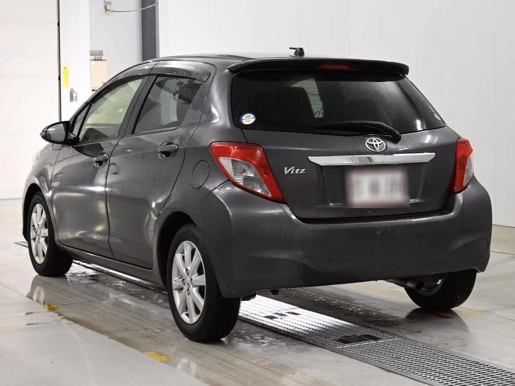 TOYOTA VITZ