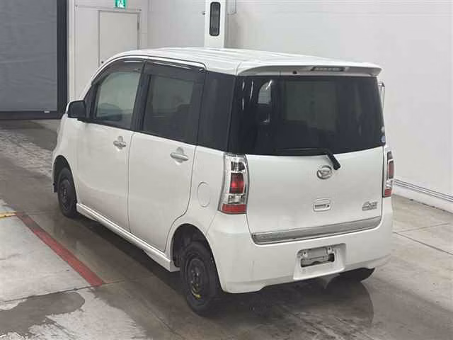 DAIHATSU TANTO EXE