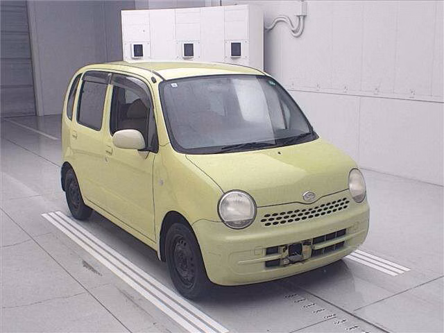 DAIHATSU MOVE LATTE
