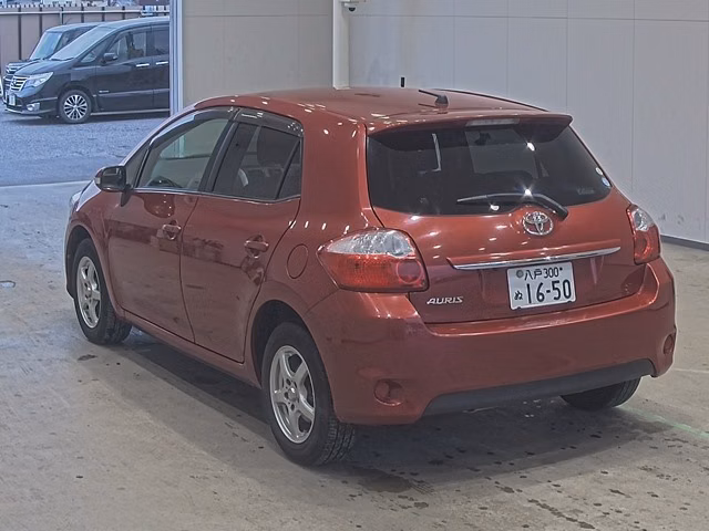 TOYOTA AURIS