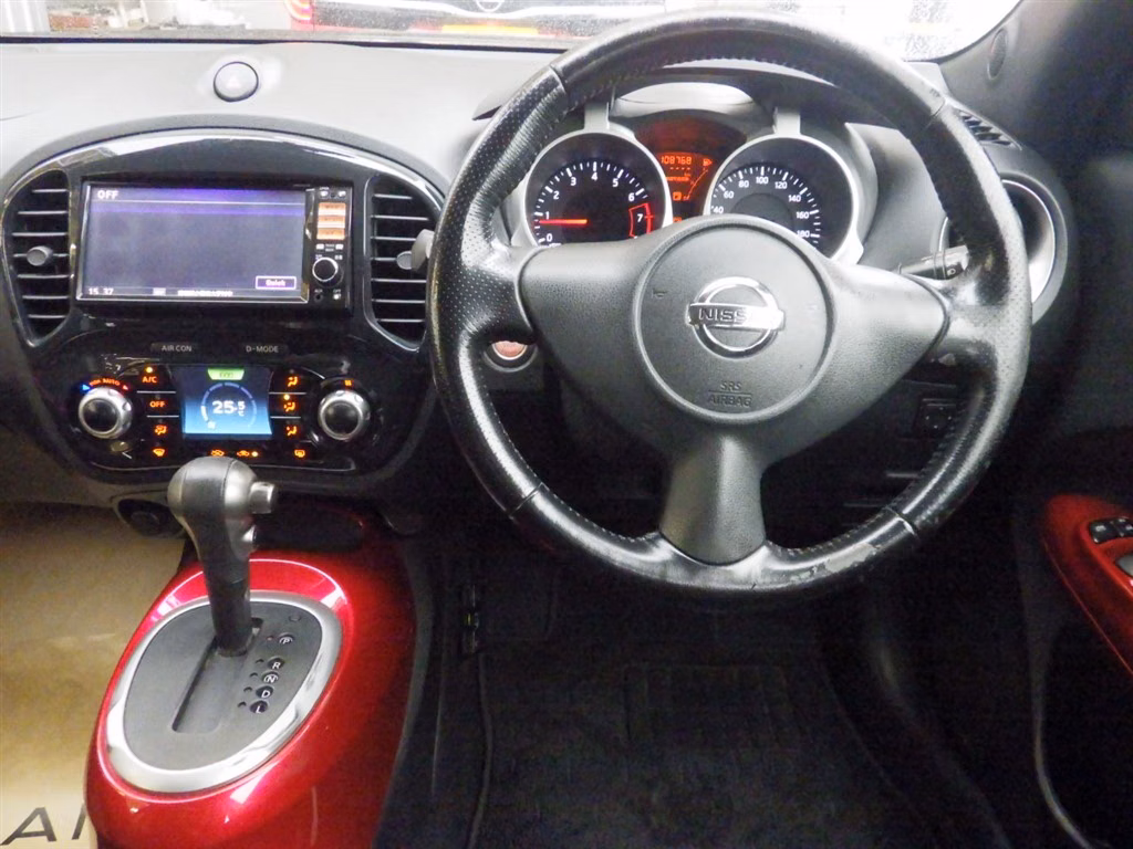 NISSAN JUKE