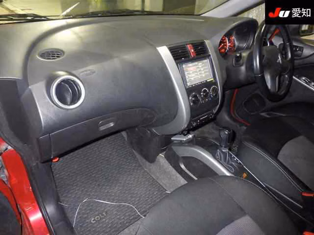 MITSUBISHI COLT