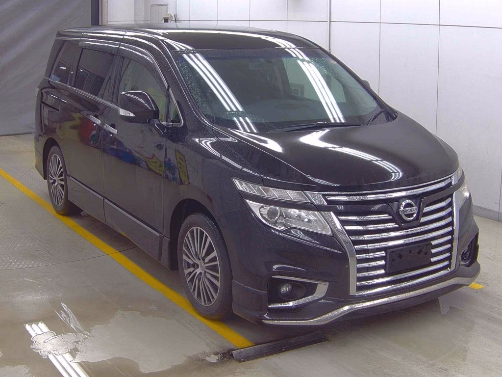 NISSAN ELGRAND