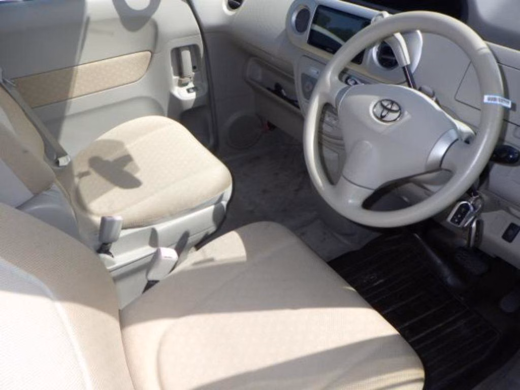 TOYOTA PORTE