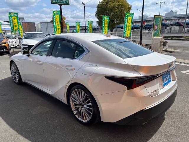 Lexus IS300h