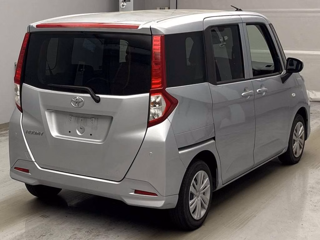 TOYOTA ROOMY