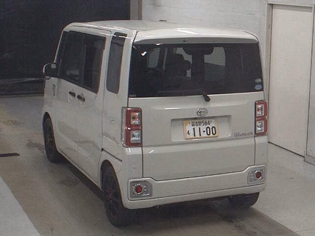DAIHATSU WAKE