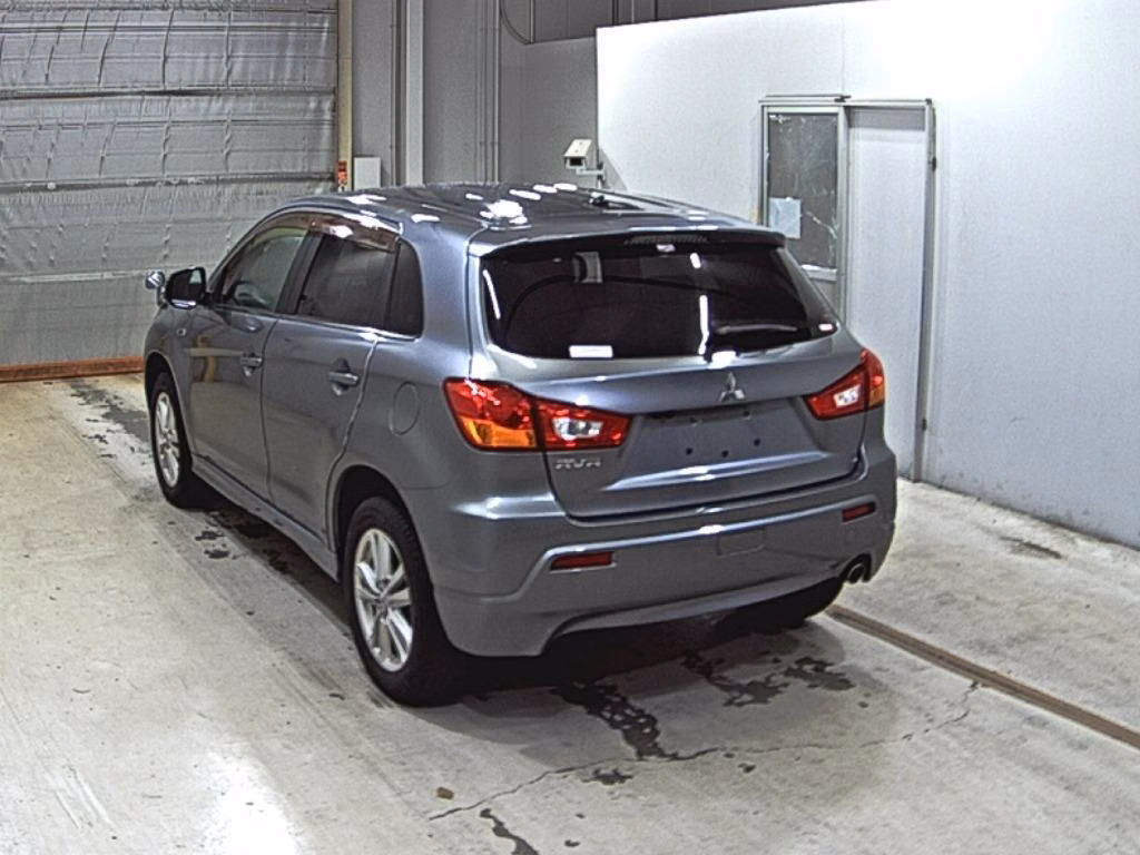 MITSUBISHI RVR