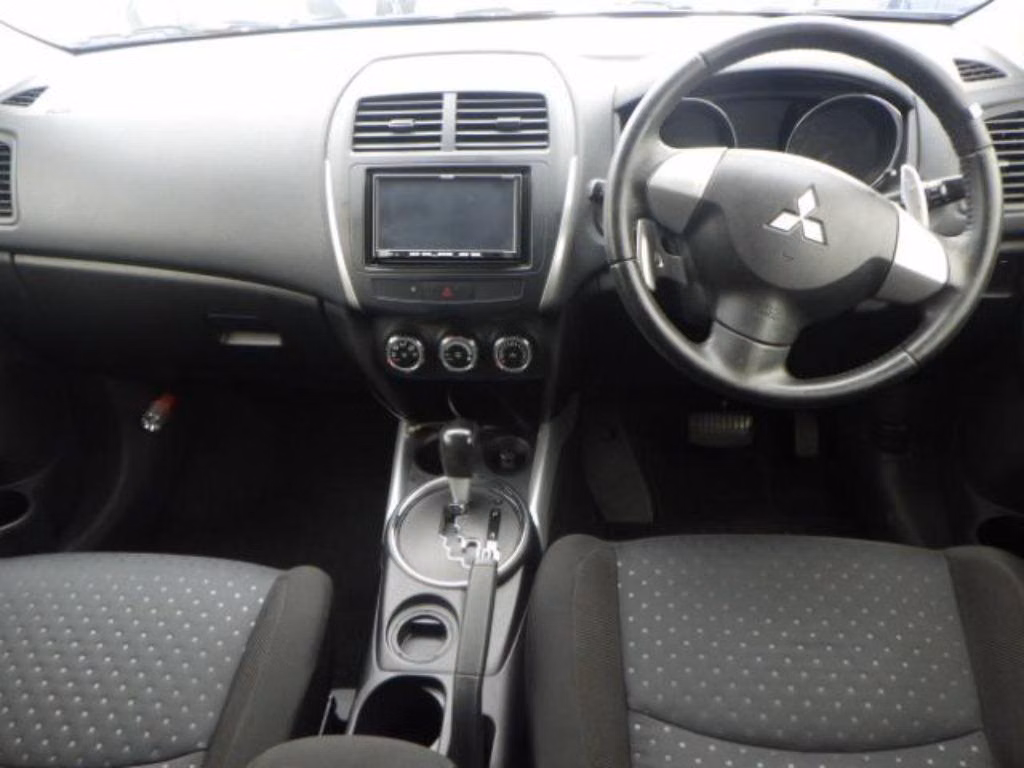 MITSUBISHI RVR