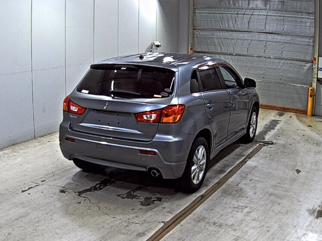 MITSUBISHI RVR