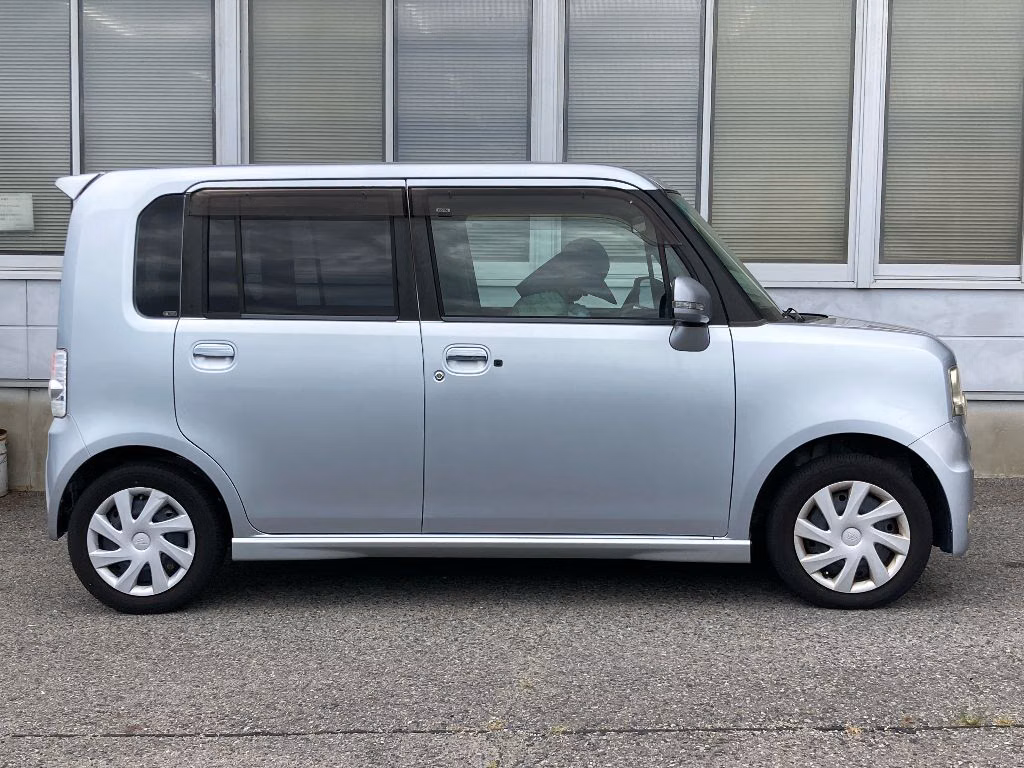 DAIHATSU MOVE CONTE