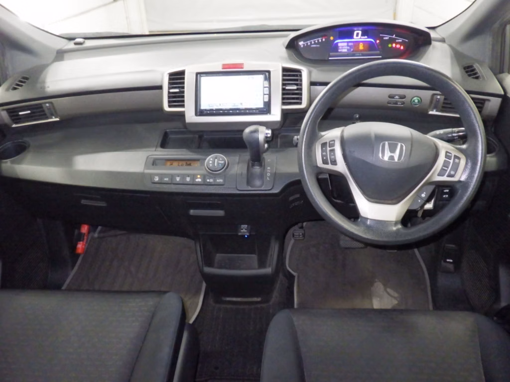 HONDA FREED SPIKE
