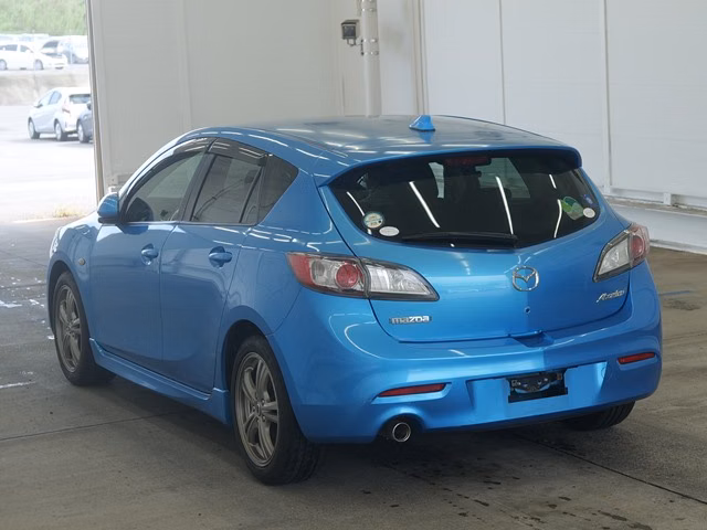 MAZDA AXELA