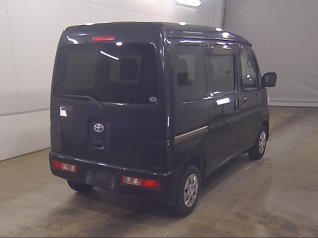 TOYOTA PIXIS VAN