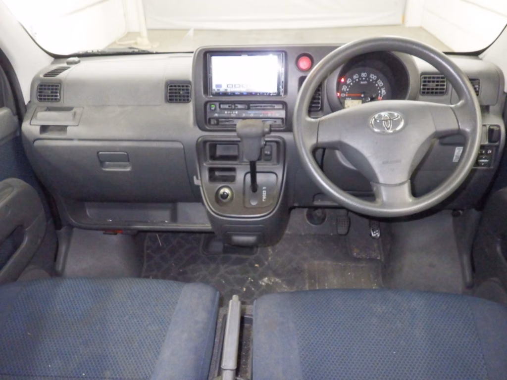 TOYOTA PIXIS VAN