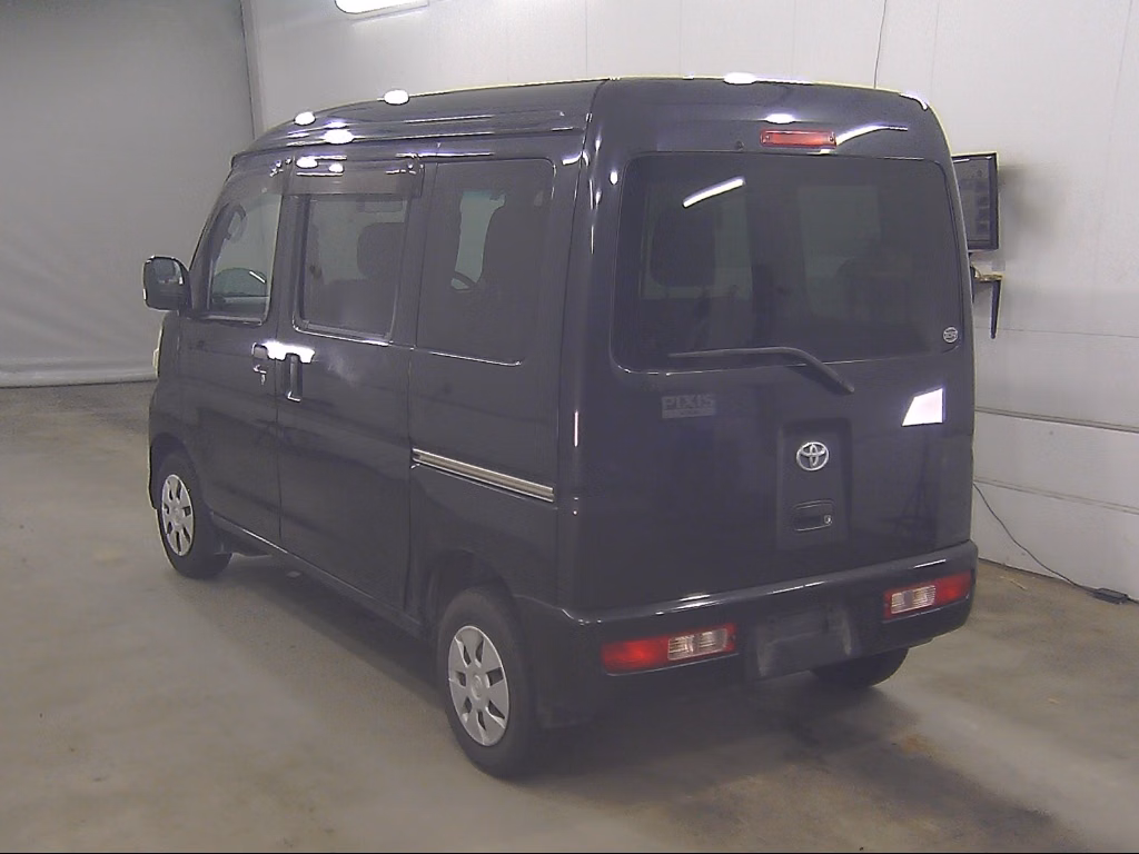 TOYOTA PIXIS VAN