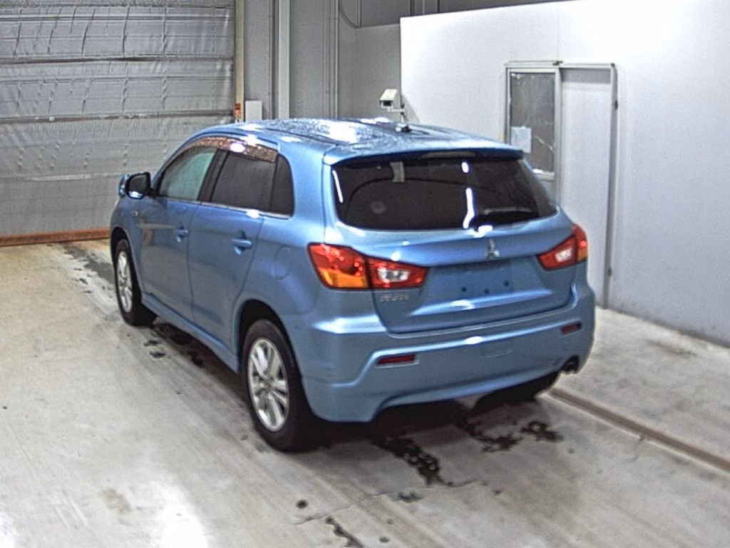 MITSUBISHI RVR