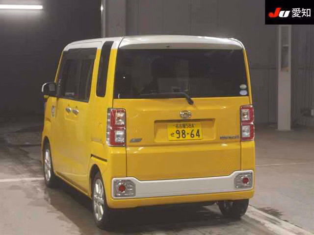 DAIHATSU WAKE