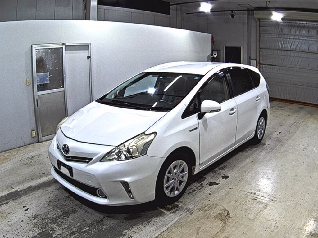 TOYOTA PRIUS ALPHA