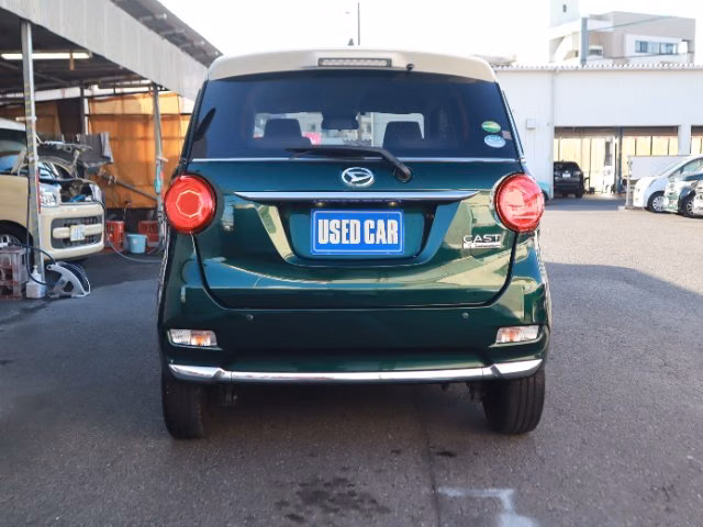 DAIHATSU CAST