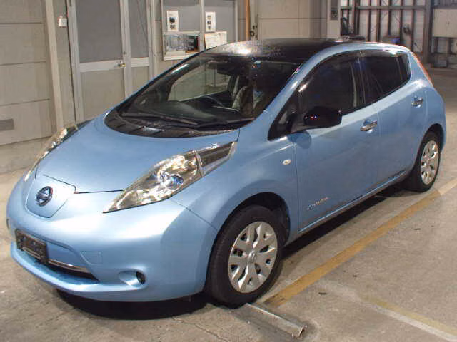 NISSAN LEAF