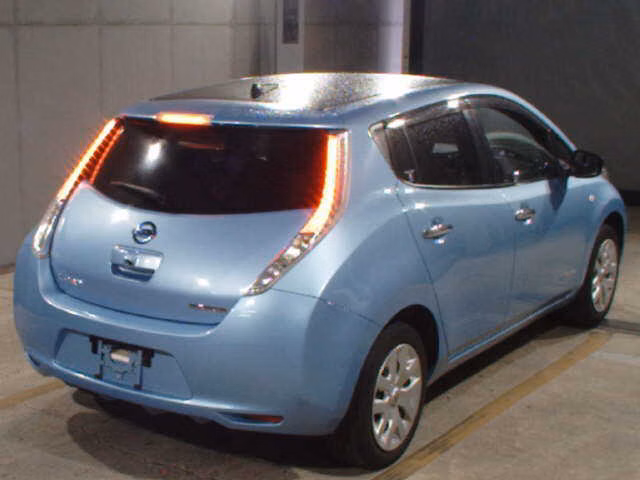 NISSAN LEAF