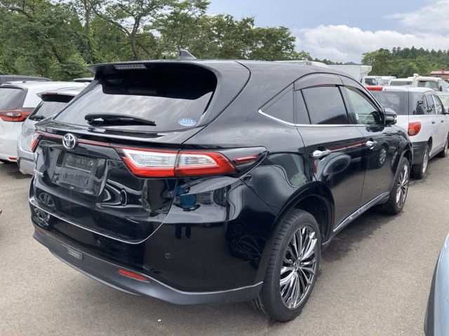 TOYOTA HARRIER
