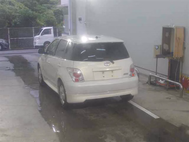TOYOTA IST