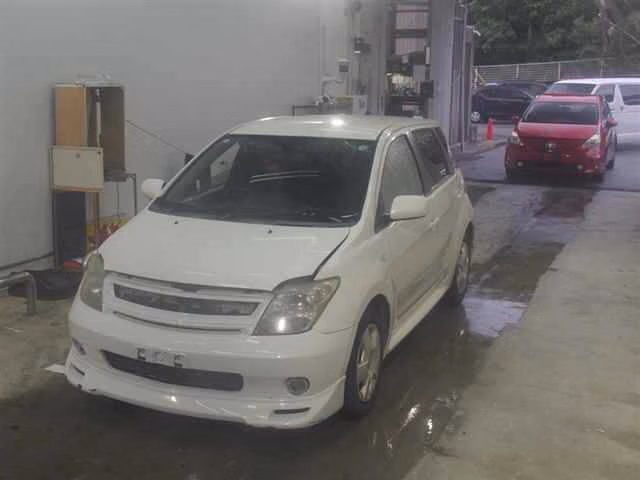 TOYOTA IST