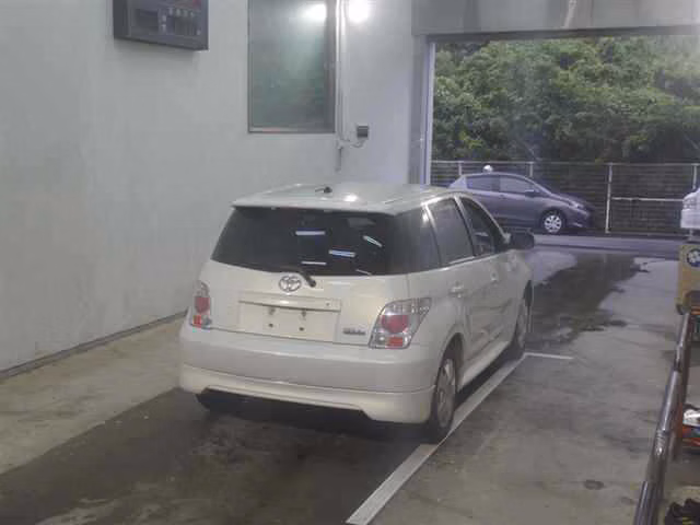 TOYOTA IST
