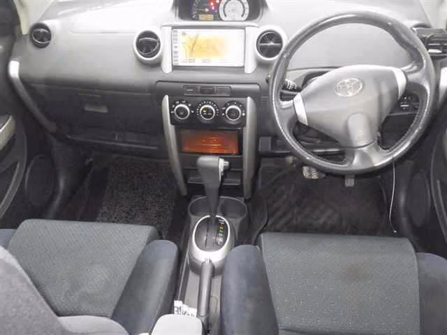 TOYOTA IST
