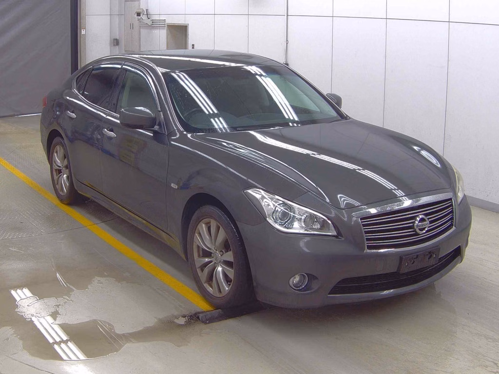 NISSAN FUGA