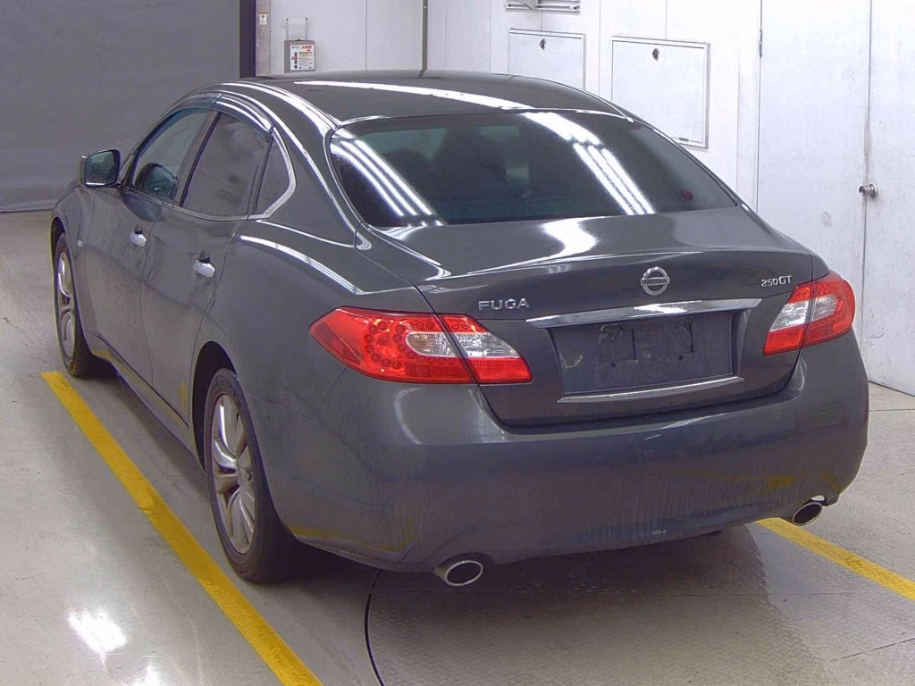 NISSAN FUGA