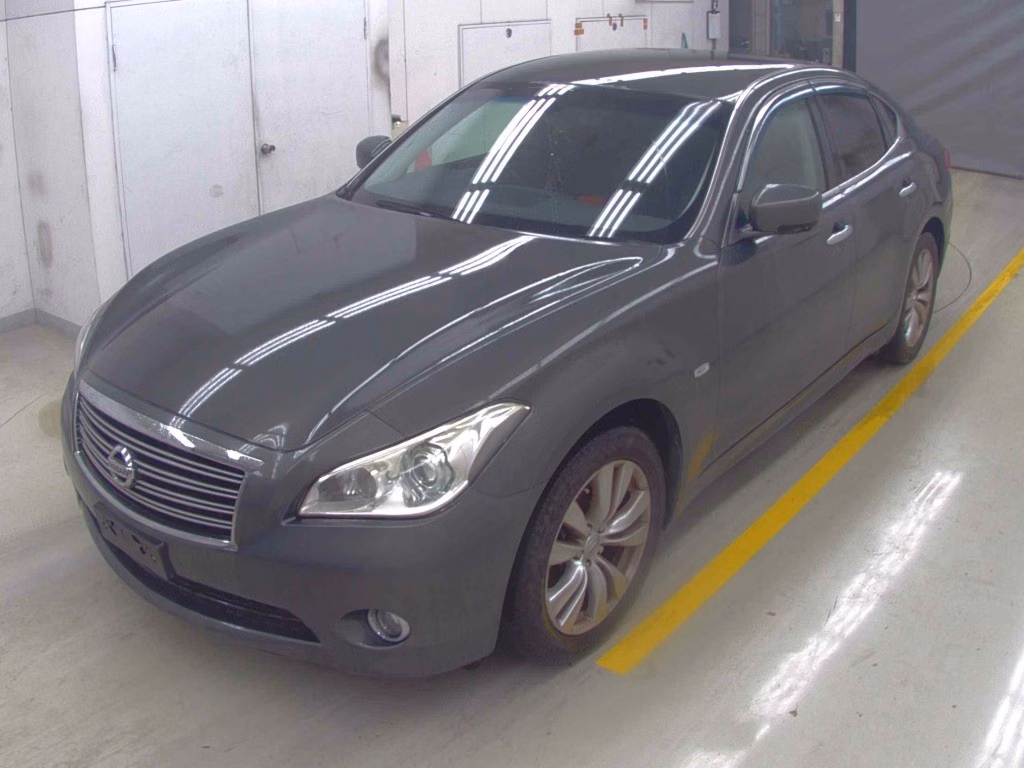 NISSAN FUGA