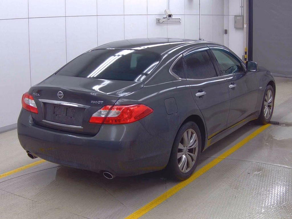NISSAN FUGA