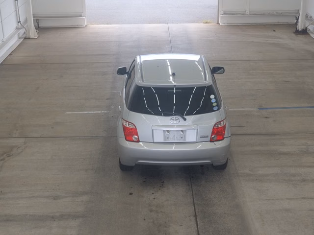 TOYOTA IST