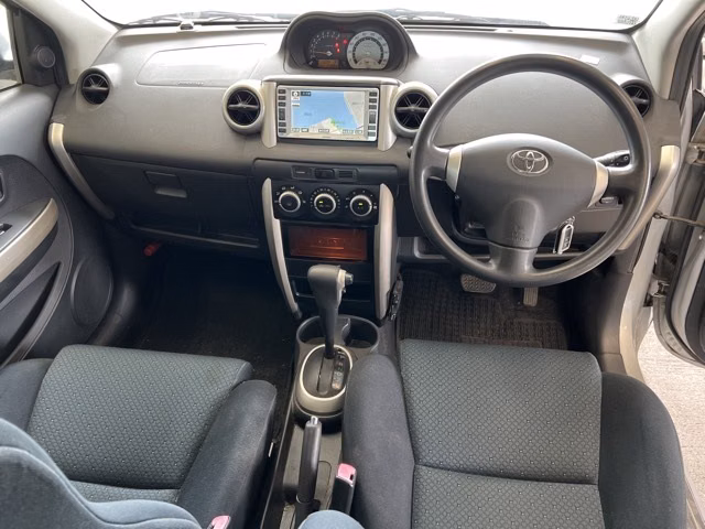 TOYOTA IST