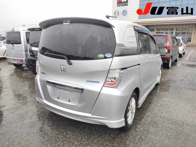 HONDA FREED SPIKE