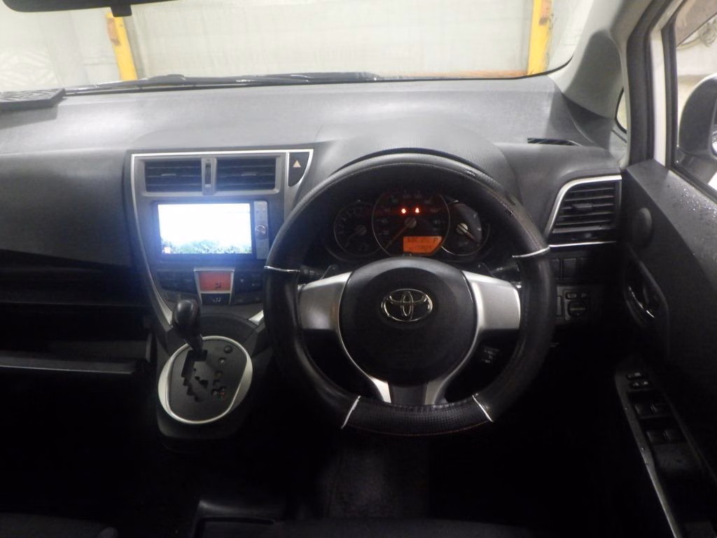 TOYOTA RACTIS