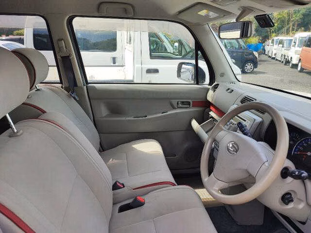 DAIHATSU MOVE CONTE