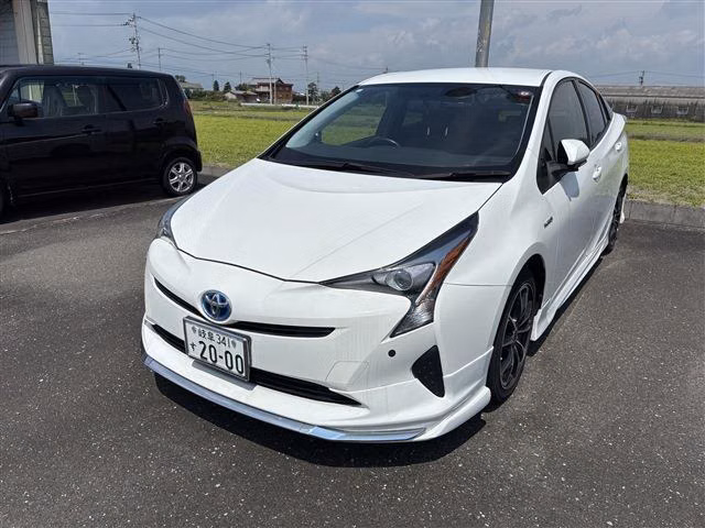 TOYOTA PRIUS
