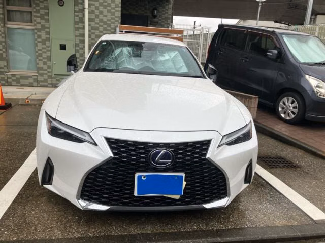 LEXUS IS300H