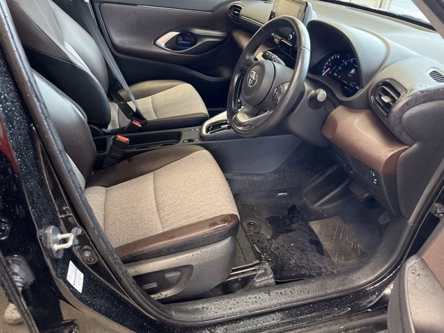 TOYOTA YARIS CROSS